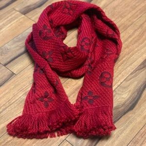 —-SOLD—— LOUIS VUITTON RED LOGO MANIA SCARF 100%